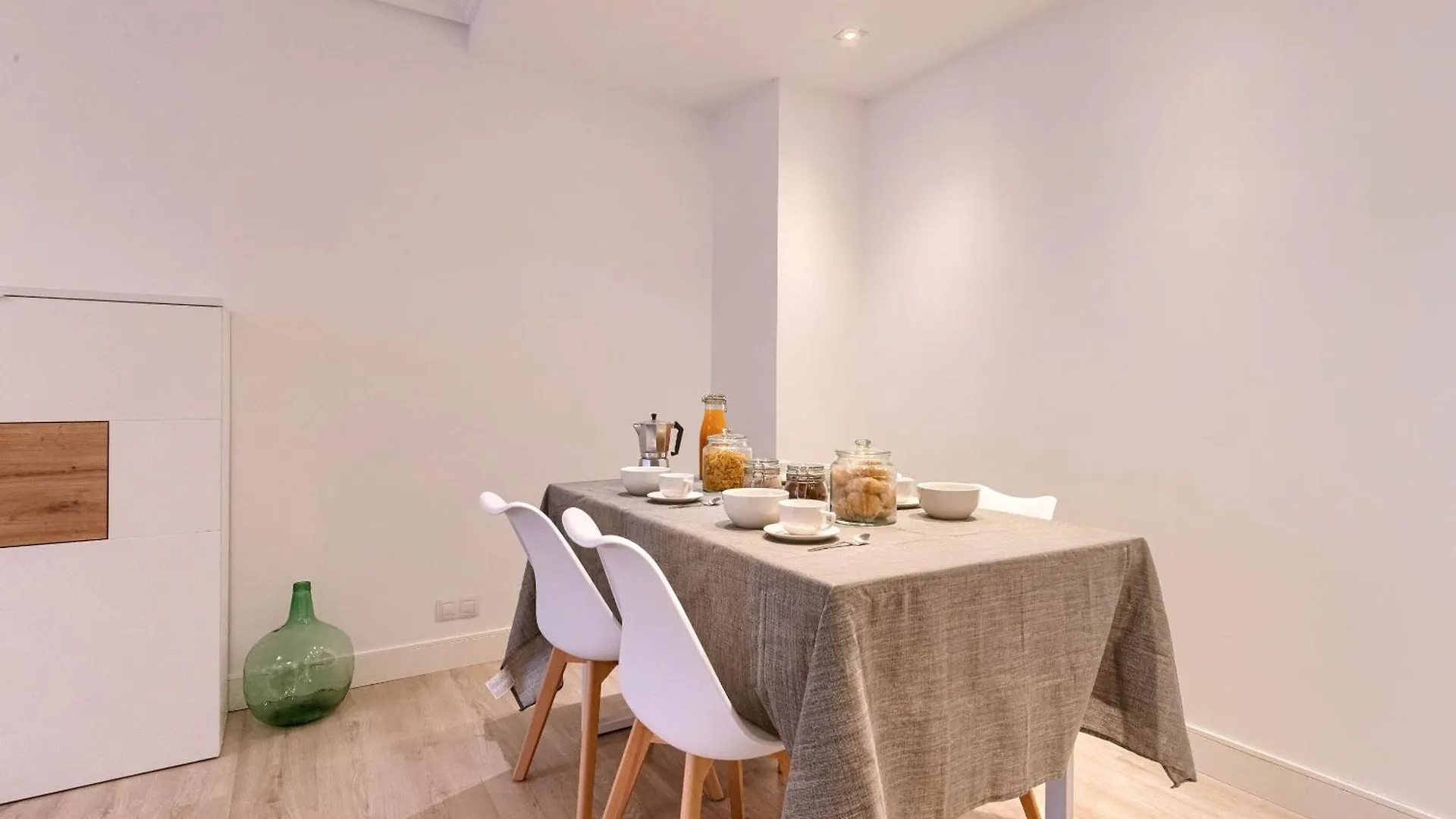 Bilbo Rock Room Stay II By Next Stop Bilbao Homestay