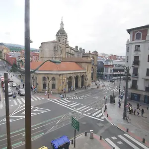 Piso Grande Y Luminoso En El Casco Viejo De Bilbao