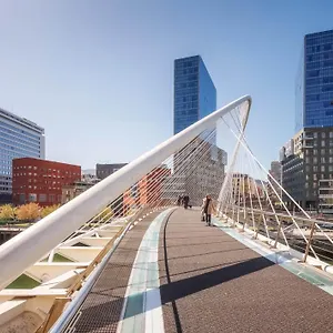 Vivienda Turistica De Prestancia Junto A La Ria De Nervion Bilbao